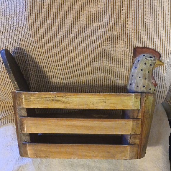 Rustic Wooden Chicken Basket - Picture 3 of 15